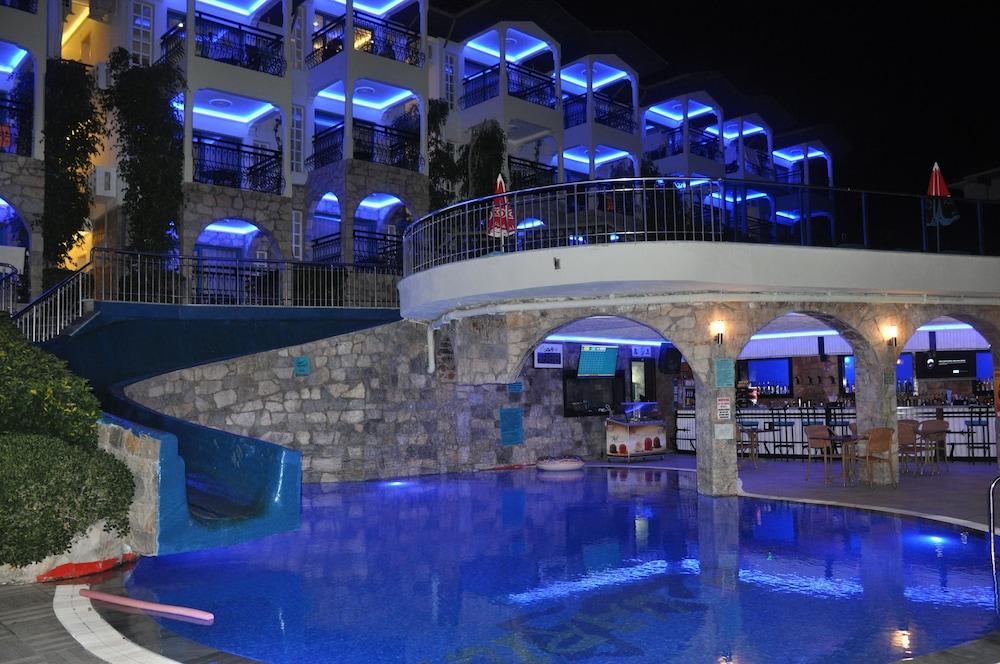 マルマリス Club Aquariumアパートホテル エクステリア 写真
