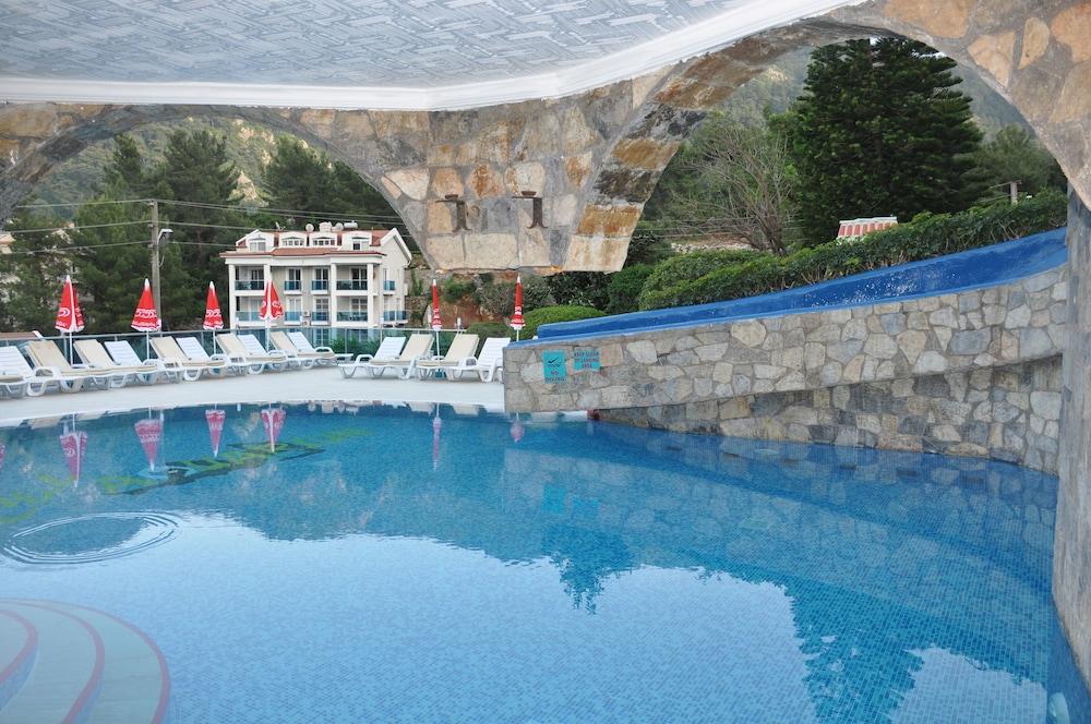 マルマリス Club Aquariumアパートホテル エクステリア 写真
